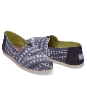 Toms Classic Navy Batik Stripe Women’s Shoes Sz 8 NWB!